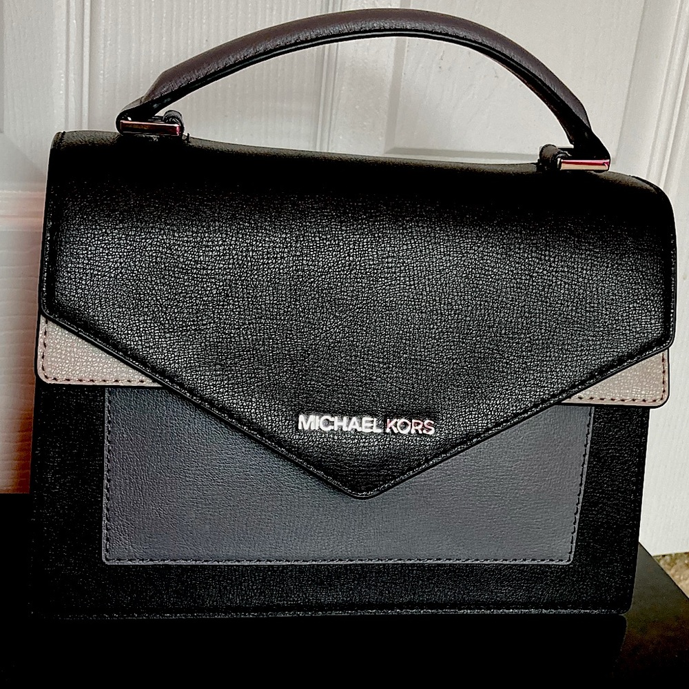 MICHAEL KORS HANDBAG W/STRAP-New w/tag